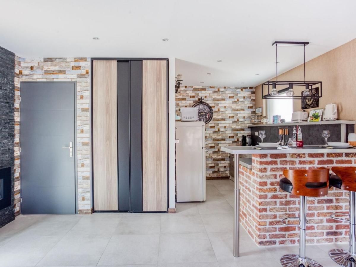 Cosy Apartment In Eperlecques With Fireplace ห้อง รูปภาพ
